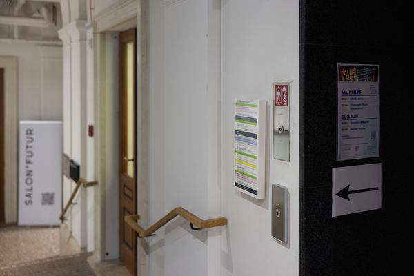 Salon Futur: &quot;From Burnout to Siesta&quot;  (Anatomiesaal Akademie, 10.11.2025) Foto: eSeL.at - Lorenz Seidler