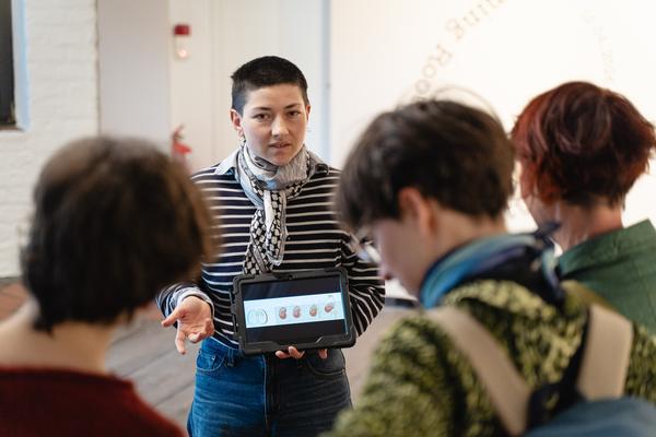 Public Tours: Seeds. Reclaiming Roots, Sowing Futures - Klima Biennale 2026 (Kunsthaus Wien, 12.04.2026) Foto: eSeL.at - Robert Puteanu