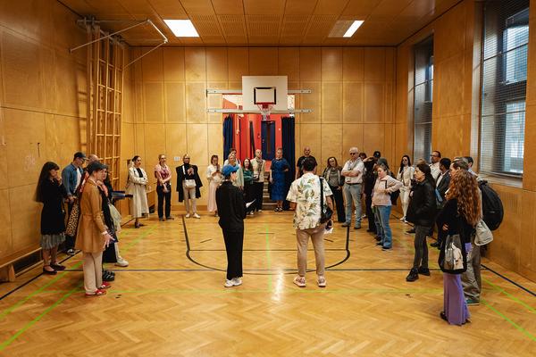 Creative Days Vienna 2025 - Tour Creatives for Vienna - Making Spaces (Creative Cluster / Rienößlgasse / ORF Funkhaus , 14.05.2025) Foto: eSeL.at - Robert Puteanu