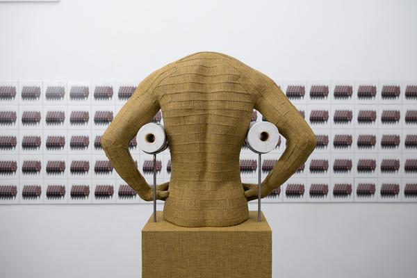 das weisse haus: the cook is burned out, but the food is great (17.05.-29.06.2024) Foto: eSeL.at - Joanna Pianka Foto: eSeL.at - Joanna Pianka