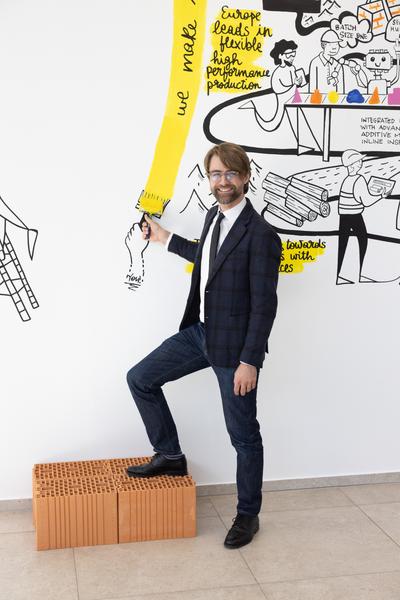 Eröffnung "Shaping Tomorrow´s World" - Wall Drawing by ThinkVisual / Chiara de Eccher (AIT Artloop, 8.4.2026) Foto: eSeL.at - Lorenz Seidler