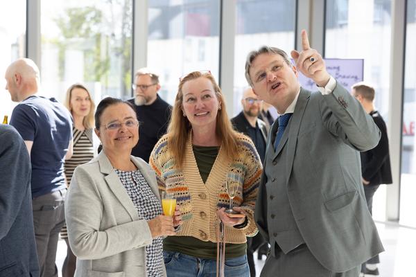 Eröffnung "Shaping Tomorrow´s World" - Wall Drawing by ThinkVisual / Chiara de Eccher (AIT Artloop, 8.4.2026) Foto: eSeL.at - Lorenz Seidler