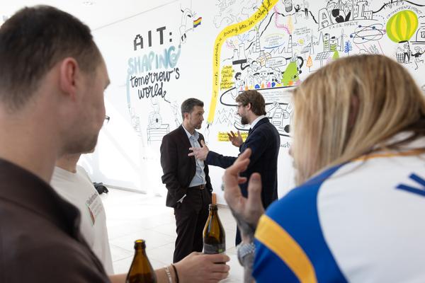 Eröffnung "Shaping Tomorrow´s World" - Wall Drawing by ThinkVisual / Chiara de Eccher (AIT Artloop, 8.4.2026) Foto: eSeL.at - Lorenz Seidler