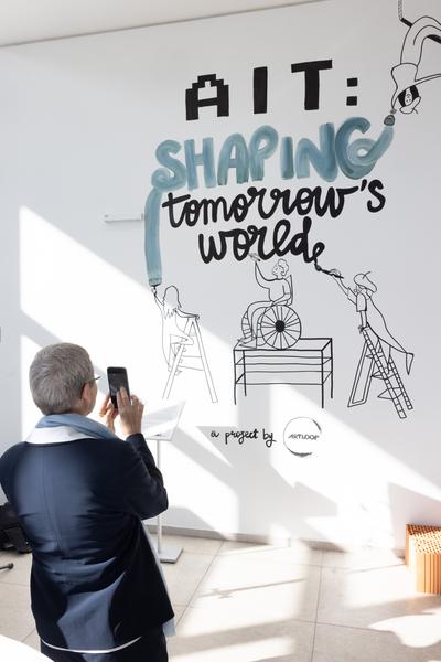 Eröffnung "Shaping Tomorrow´s World" - Wall Drawing by ThinkVisual / Chiara de Eccher (AIT Artloop, 8.4.2026) Foto: eSeL.at - Lorenz Seidler