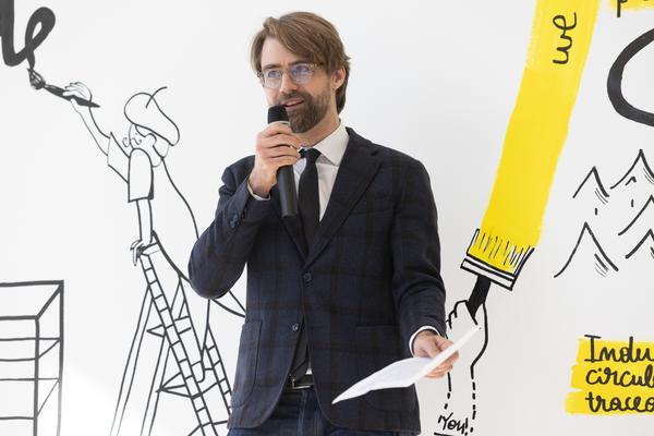 Eröffnung "Shaping Tomorrow´s World" - Wall Drawing by ThinkVisual / Chiara de Eccher (AIT Artloop, 8.4.2026) Foto: eSeL.at - Lorenz Seidler