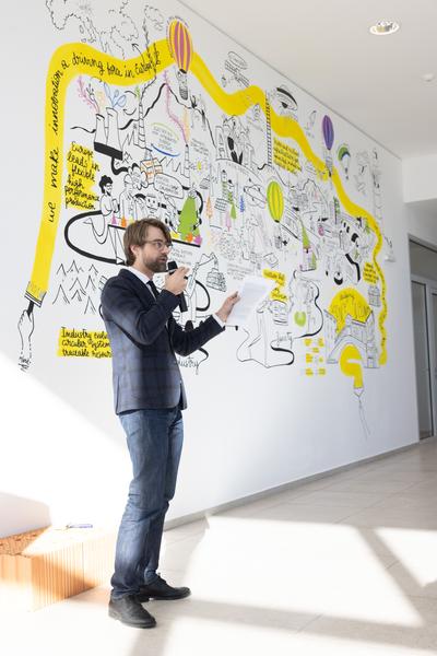 Eröffnung "Shaping Tomorrow´s World" - Wall Drawing by ThinkVisual / Chiara de Eccher (AIT Artloop, 8.4.2026) Foto: eSeL.at - Lorenz Seidler