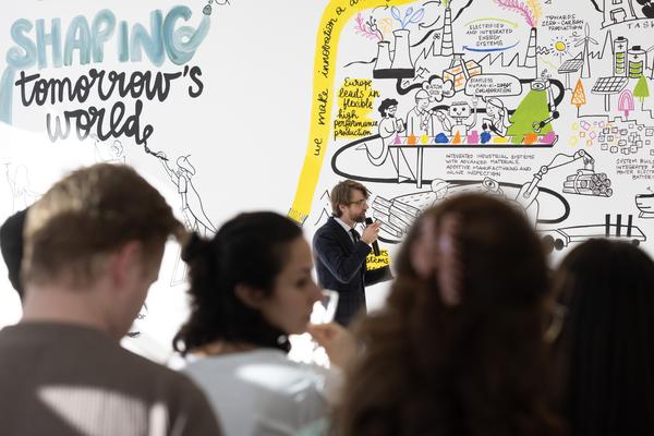 Eröffnung "Shaping Tomorrow´s World" - Wall Drawing by ThinkVisual / Chiara de Eccher (AIT Artloop, 8.4.2026) Foto: eSeL.at - Lorenz Seidler