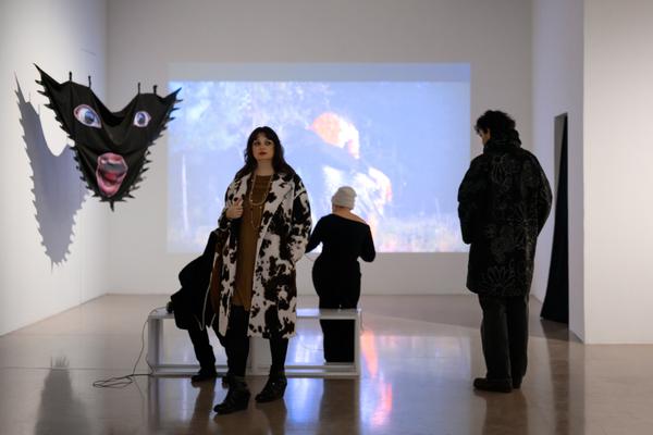 She, Who Dwells in the Shadows (Kunstraum Niederoesterreich, 12.03. - 09.05.2026) Foto: eSeL.at - Joanna Pianka