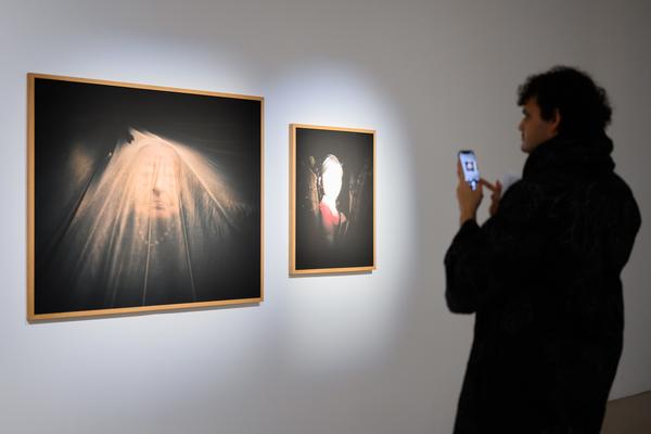 She, Who Dwells in the Shadows (Kunstraum Niederoesterreich, 12.03. - 09.05.2026) Foto: eSeL.at - Joanna Pianka