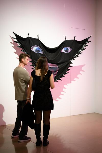 She, Who Dwells in the Shadows (Kunstraum Niederoesterreich, 12.03. - 09.05.2026) Foto: eSeL.at - Joanna Pianka