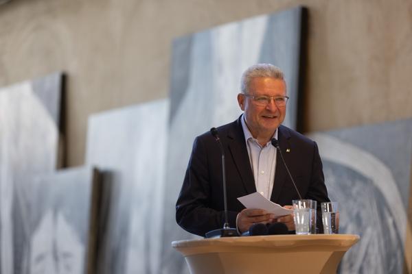 Soli Kiani "Hope moves History towards Freedom" (Dominikanerkirche Krems, 26.6.2026) Foto: eSeL.at - Lorenz Seidler