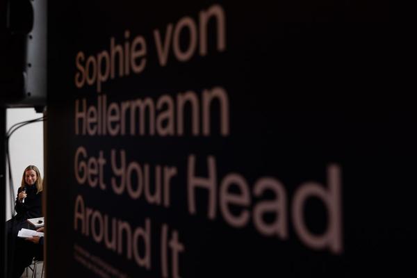 VIENNA ART WEEK: Sophie von Hellermann im Gespräch mit Michelle Cotton (Kunsthalle Wien, 11.11.2025) Foto: eSeL.at - Lorenz Seidler