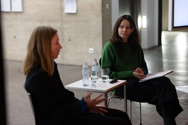 VIENNA ART WEEK: Sophie von Hellermann im Gespräch mit Michelle Cotton (Kunsthalle Wien, 11.11.2025) Foto: eSeL.at - Lorenz Seidler