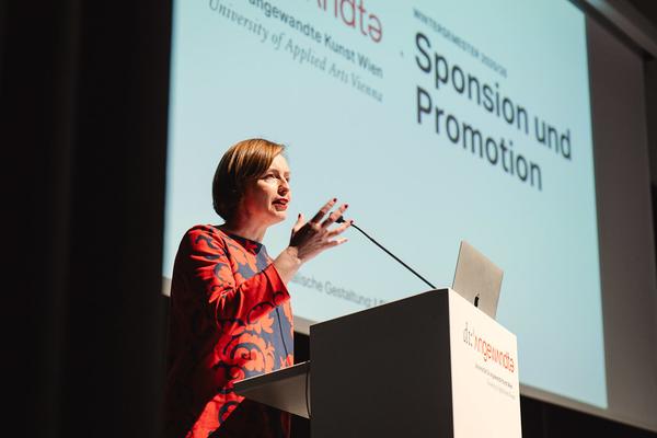 Sponsion und Promotion Wintersemester 2025/26 (Universität für angewandte Kunst Wien, 30.01.2026) Foto: eSeL.at - Robert Puteanu