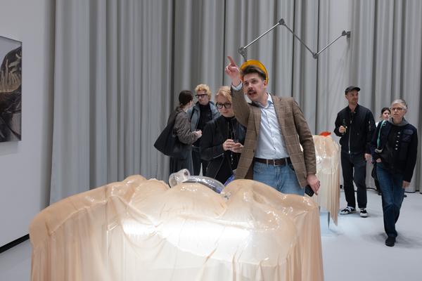 "still (a little life)" - Neven Allgeier, Judith Eisler, Pakui Hardware (The Hall. PART International Art Residency Austria, 7.3.2026) Foto: eSeL.at - Lorenz Seidler