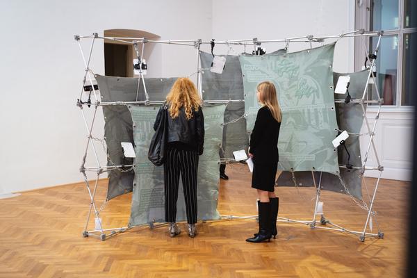 SUCK MY CODE! (Akademie der bildenden Künste / Exhibit Galerie, 05.11.2025 - 08.02.2026) Foto: eSeL.at - Robert Puteanu