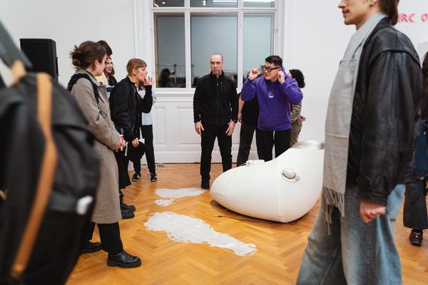 SUCK MY CODE! (Akademie der bildenden Künste / Exhibit Galerie, 05.11.2025 - 08.02.2026) Foto: eSeL.at - Robert Puteanu