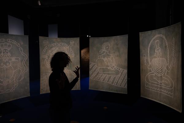 Tabita Rezaire: &quot;Calabash Nebula - Cosmological Tales of Connection&quot; (17.9.2025 - 11.1.2026) Foto: eSeL.at - Lorenz Seidler