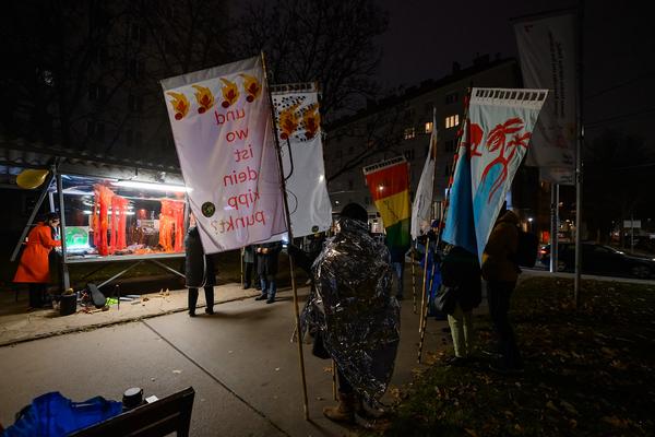 Juliana Herrero &quot;Tautropfen / Gotas de Rocío&quot; (Glaspavillon Bezirksmuseum Brigittenau, 12.11.2025) Foto: eSeL.at - Joanna Pianka