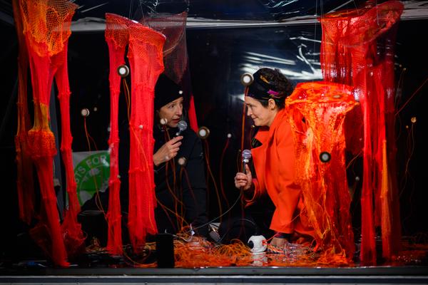 Juliana Herrero &quot;Tautropfen / Gotas de Rocío&quot; (Glaspavillon Bezirksmuseum Brigittenau, 12.11.2025) Foto: eSeL.at - Joanna Pianka