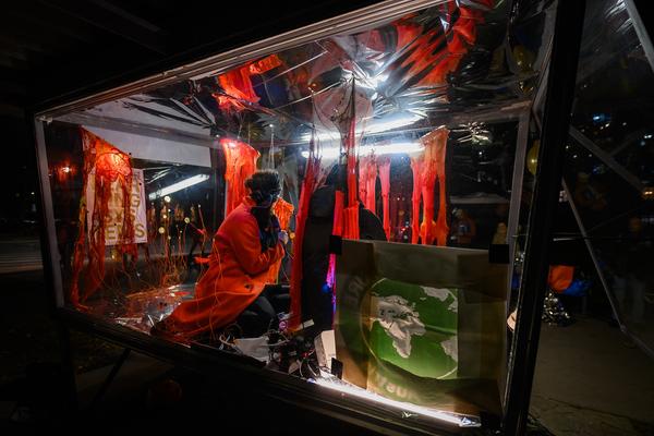 Juliana Herrero &quot;Tautropfen / Gotas de Rocío&quot; (Glaspavillon Bezirksmuseum Brigittenau, 12.11.2025) Foto: eSeL.at - Joanna Pianka