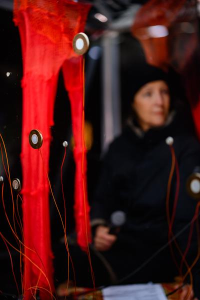 Juliana Herrero &quot;Tautropfen / Gotas de Rocío&quot; (Glaspavillon Bezirksmuseum Brigittenau, 12.11.2025) Foto: eSeL.at - Joanna Pianka