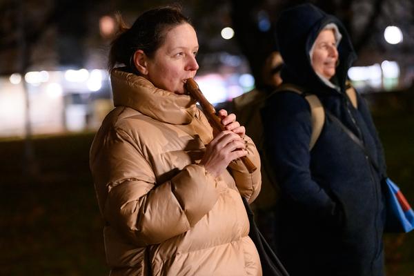 Juliana Herrero &quot;Tautropfen / Gotas de Rocío&quot; (Glaspavillon Bezirksmuseum Brigittenau, 12.11.2025) Foto: eSeL.at - Joanna Pianka