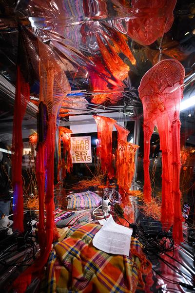 Juliana Herrero &quot;Tautropfen / Gotas de Rocío&quot; (Glaspavillon Bezirksmuseum Brigittenau, 12.11.2025) Foto: eSeL.at - Joanna Pianka