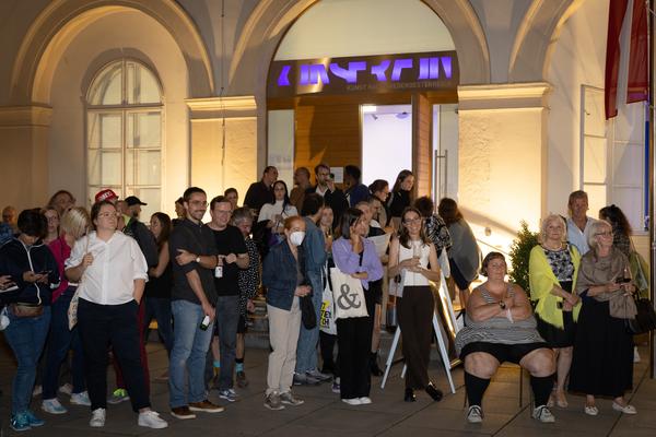 Kunstraum Niederösterreich: H13 2022 - "Metal Heads" von Elisabeth Kihlström und Alexander Martinz (1.9.2022) Foto: eSeL.at - Lorenz Seidler Foto: eSeL.at - Lorenz Seidler