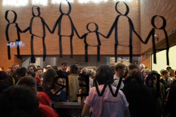 Kunsthalle Wien: … von Brot, Wein, Autos, Sicherheit und Frieden (8.3.2020, Eröffnung) <a href="https://kunsthallewien.at/veranstaltung/von-brot-wein-autos-sicherheit-und-frieden" rel="noreferrer nofollow">kunsthallewien.at/veranstaltung/von-brot-wein-autos-siche...</a> | Foto: eSeL Foto: eSeL.at - Lorenz Seidler
