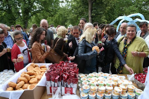 21er Haus: Sommerfest (21.6.2014) <a href="http://esel.cc/21er-Sommer2014|" rel="noreferrer nofollow">esel.cc/21er-Sommer2014| </a> Foto: <a href="http://eSeL.at" rel="noreferrer nofollow">eSeL.at</a> Foto: (c) eSeL.at