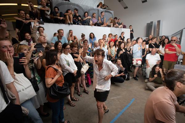 Kunsthalle Wien: Gelatin &amp; Liam Gillick: Stinking Dawn  (4.7. - 6.10.2019, Sneak Peek) <a href="http://kunsthallewien.at/#/de/ausstellungen/gelatin-liam-gillick-stinking-dawn" rel="noreferrer nofollow">kunsthallewien.at/#/de/ausstellungen/gelatin-liam-gillick...</a> | Foto: eSeL Foto: eSeL.at - Lorenz Seidler