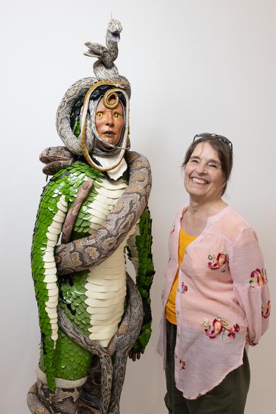 Jann Haworth &quot;Snake Lady&quot; (Schlangenfrau), 1969–1971 (mumok - Museum moderner Kunst Stiftung Ludwig Wien) Foto: eSeL.at - Lorenz Seidler