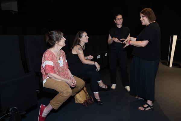 &quot;the set, the double, the stand-in, the prop&quot; - Jann Haworth im Gespräch mit Jo Applin (Österr. Ludwig-Stiftung @ mumok, 4.9.2025) Foto: eSeL.at - Lorenz Seidler