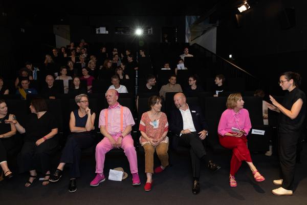 &quot;the set, the double, the stand-in, the prop&quot; - Jann Haworth im Gespräch mit Jo Applin (Österr. Ludwig-Stiftung @ mumok, 4.9.2025) Foto: eSeL.at - Lorenz Seidler