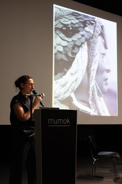 &quot;the set, the double, the stand-in, the prop&quot; - Jann Haworth im Gespräch mit Jo Applin (Österr. Ludwig-Stiftung @ mumok, 4.9.2025) Foto: eSeL.at - Lorenz Seidler