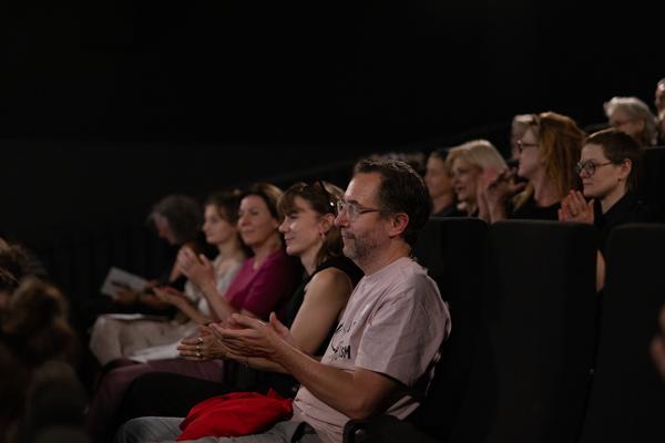 &quot;the set, the double, the stand-in, the prop&quot; - Jann Haworth im Gespräch mit Jo Applin (Österr. Ludwig-Stiftung @ mumok, 4.9.2025) Foto: eSeL.at - Lorenz Seidler