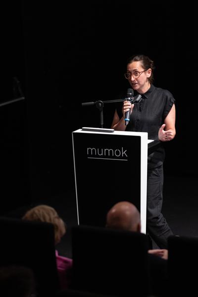 &quot;the set, the double, the stand-in, the prop&quot; - Jann Haworth im Gespräch mit Jo Applin (Österr. Ludwig-Stiftung @ mumok, 4.9.2025) Foto: eSeL.at - Lorenz Seidler