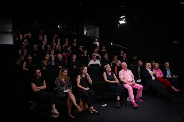 &quot;the set, the double, the stand-in, the prop&quot; - Jann Haworth im Gespräch mit Jo Applin (Österr. Ludwig-Stiftung @ mumok, 4.9.2025) Foto: eSeL.at - Lorenz Seidler