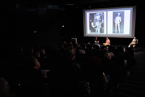 &quot;the set, the double, the stand-in, the prop&quot; - Jann Haworth im Gespräch mit Jo Applin (Österr. Ludwig-Stiftung @ mumok, 4.9.2025) Foto: eSeL.at - Lorenz Seidler