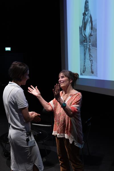 &quot;the set, the double, the stand-in, the prop&quot; - Jann Haworth im Gespräch mit Jo Applin (Österr. Ludwig-Stiftung @ mumok, 4.9.2025) Foto: eSeL.at - Lorenz Seidler