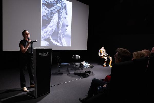 "the set, the double, the stand-in, the prop" - Jann Haworth im Gespräch mit Jo Applin (Österr. Ludwig-Stiftung @ mumok, 4.9.2025) Foto: eSeL.at - Lorenz Seidler