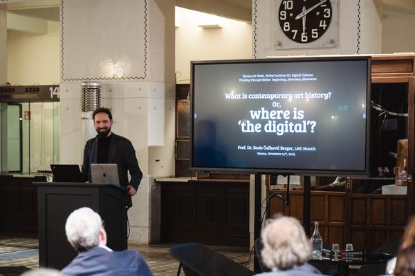 Talking through Weibel – Führung, Keynote &amp; Discussion (Angewandte Interdisciplinary Lab, 14.11.2025) Foto: eSeL.at - Robert Puteanu