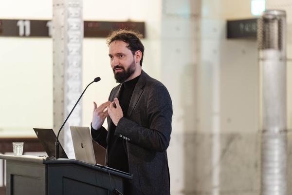 Talking through Weibel – Führung, Keynote &amp; Discussion (Angewandte Interdisciplinary Lab, 14.11.2025) Foto: eSeL.at - Robert Puteanu