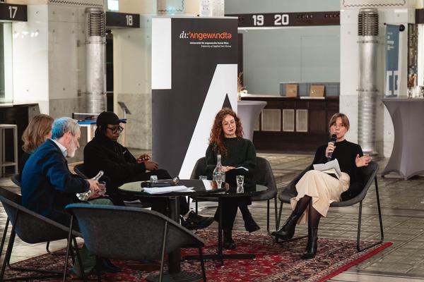 Talking through Weibel – Führung, Keynote &amp; Discussion (Angewandte Interdisciplinary Lab, 14.11.2025) Foto: eSeL.at - Robert Puteanu