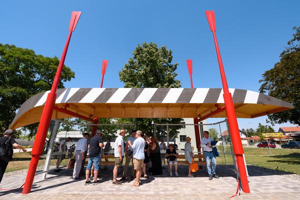 Tracing Spaces - Bus Stop Orth (Orth an der Donau, 27.06.2026) Foto: Joanna Pianka