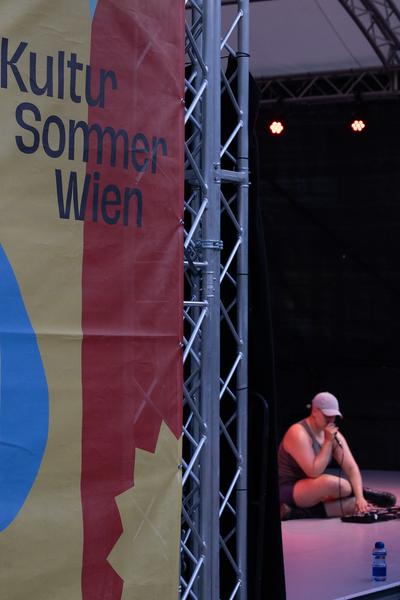 Kultursommer 2025: trans*motion &quot;TR4NTIPHONY&quot; (Schrödingerplatz, 20.7.2025) Foto: eSeL.at - Lorenz Seidler