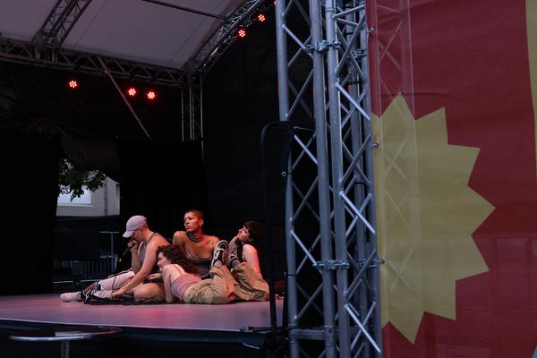 Kultursommer 2025: trans*motion &quot;TR4NTIPHONY&quot; (Schrödingerplatz, 20.7.2025) Foto: eSeL.at - Lorenz Seidler