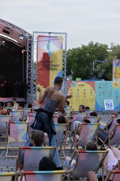 Kultursommer 2025: trans*motion &quot;TR4NTIPHONY&quot; (Schrödingerplatz, 20.7.2025) Foto: eSeL.at - Lorenz Seidler
