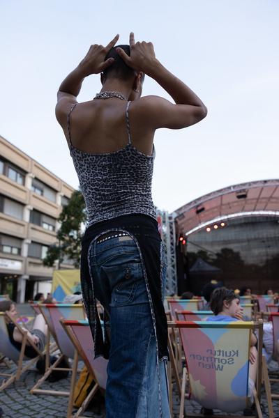 Kultursommer 2025: trans*motion &quot;TR4NTIPHONY&quot; (Schrödingerplatz, 20.7.2025) Foto: eSeL.at - Lorenz Seidler